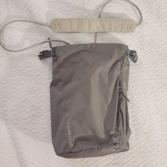 Lululemon Deadstock Roll-Top 3L Crossbody Unisex Bag - Picture 1 of 16